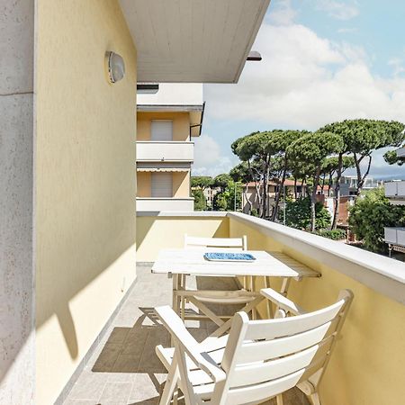 Comfy Apartment With Private Parking Near The Beach! Viareggio Eksteriør bilde