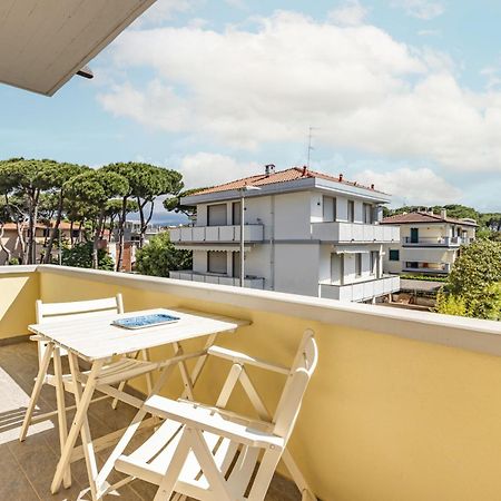 Comfy Apartment With Private Parking Near The Beach! Viareggio Eksteriør bilde