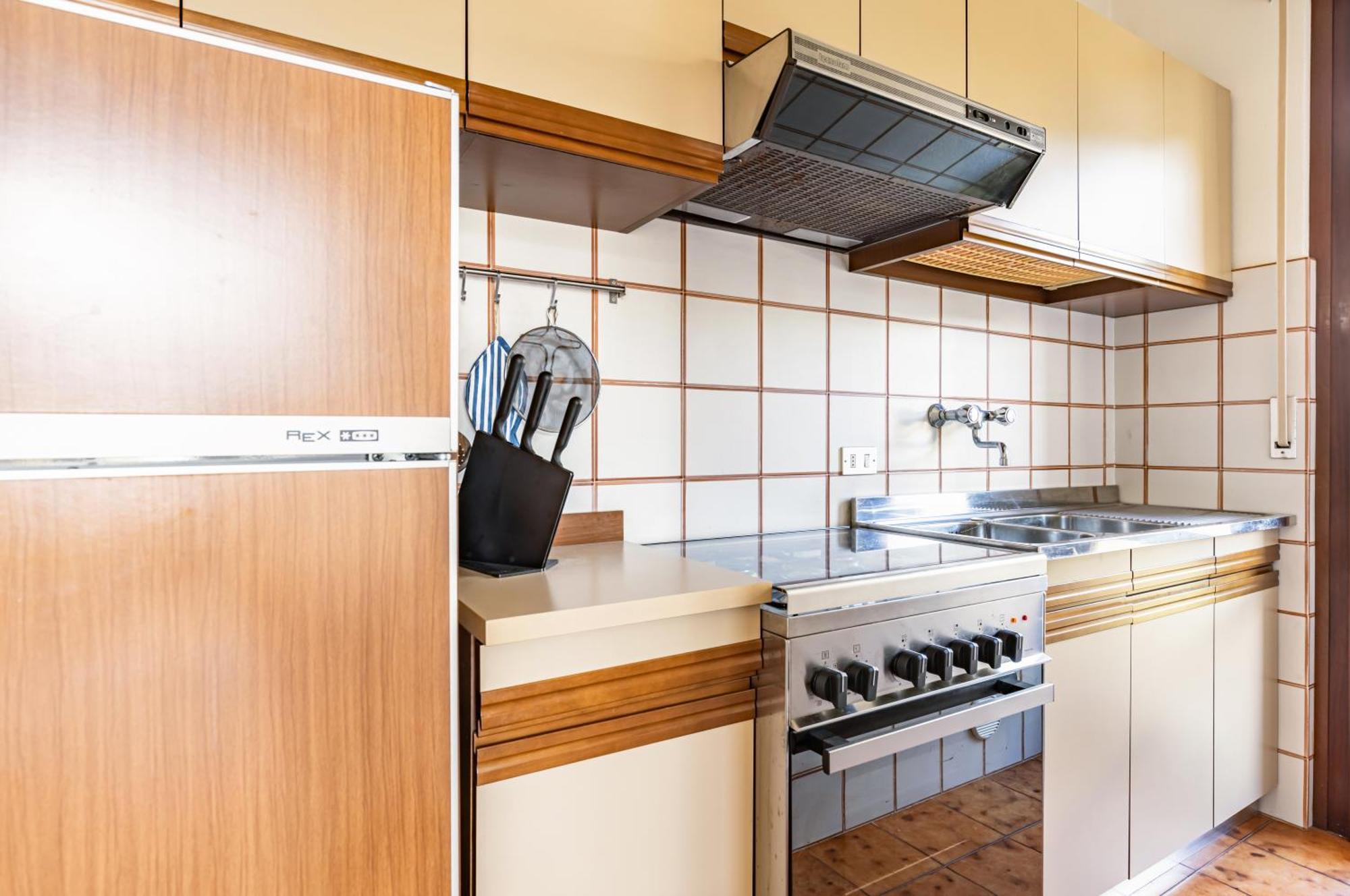 Comfy Apartment With Private Parking Near The Beach! Viareggio Eksteriør bilde